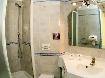 Hotell Crau Arles