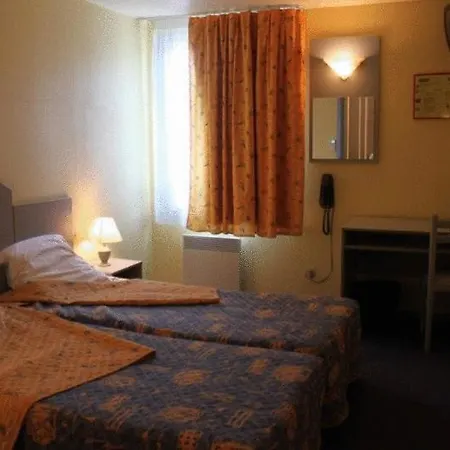 Crau Hotel